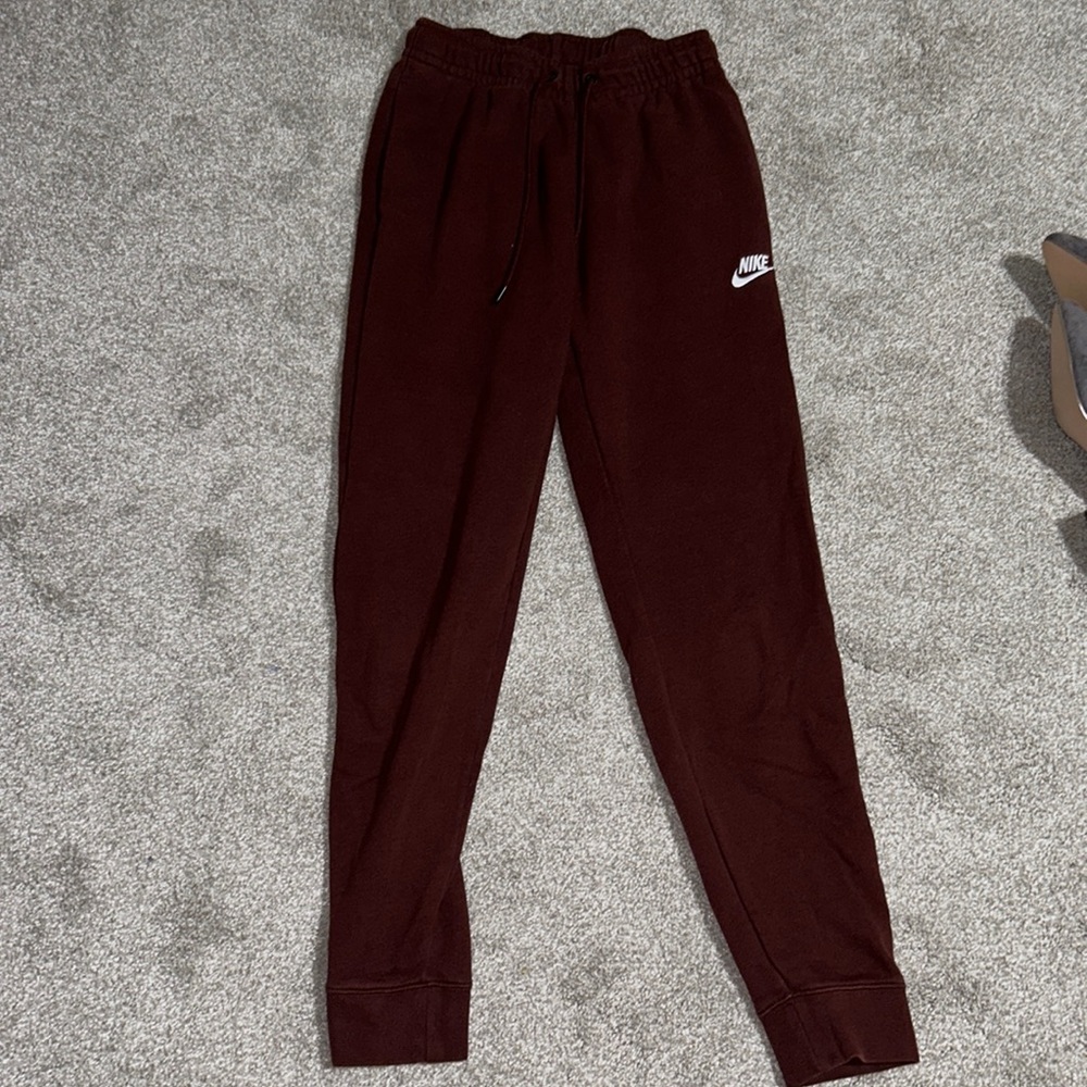 Nike sweatpants joggers